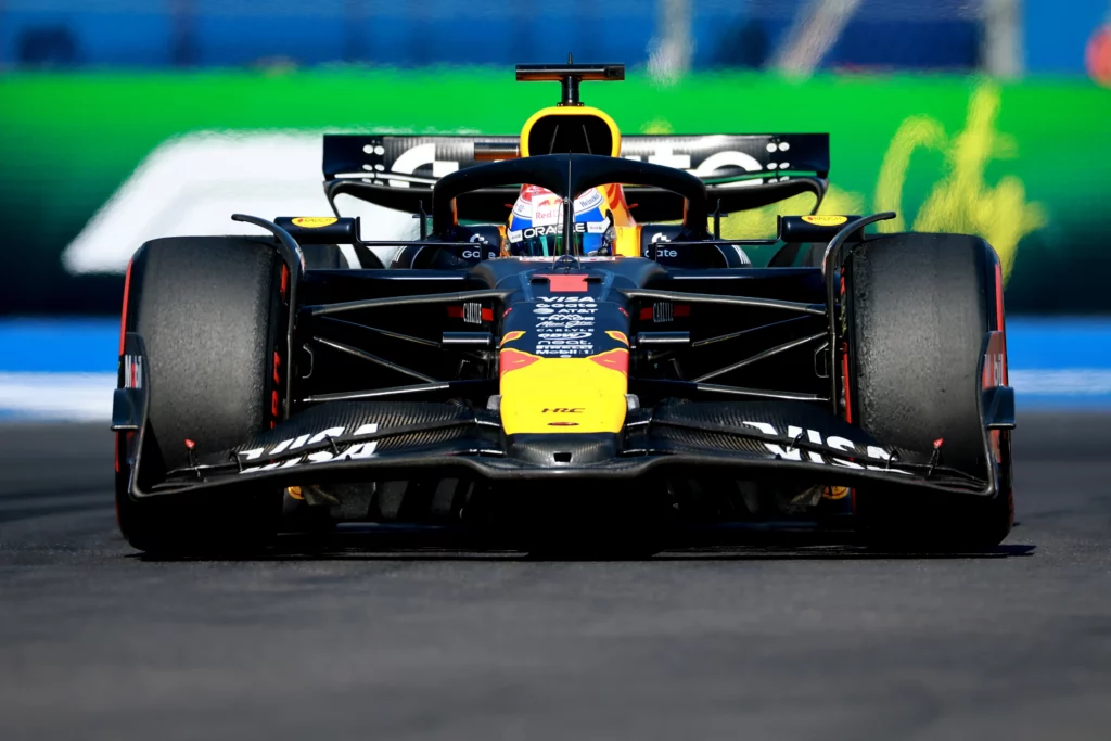 Max Verstappen solido terzo al Gp del Messico 2025